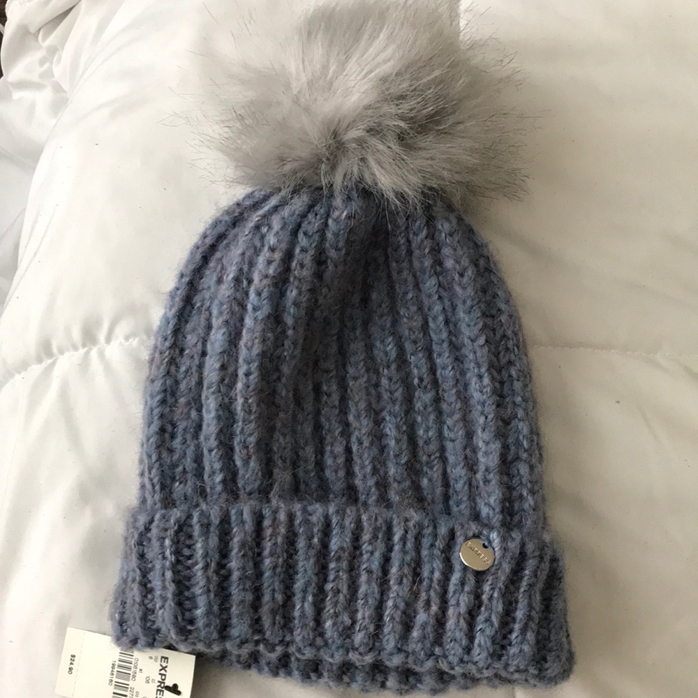 Express Pom Pom beanie